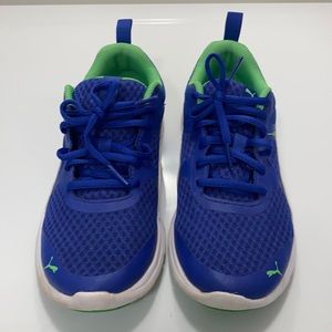 Boys Puma Size 5 Runners